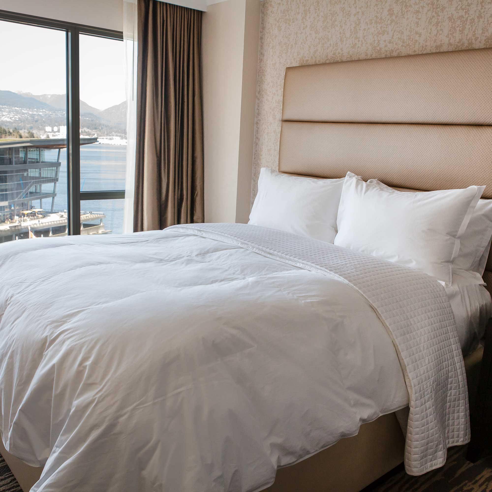 Hotel Diamond Pillow - Northern Feather Canada eStore