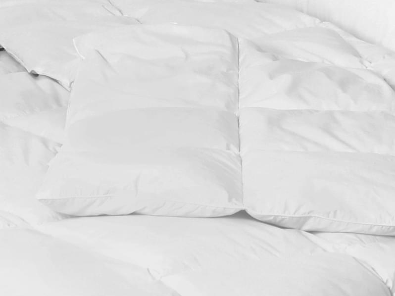 Microfibre duvet with Hiloft fibre fill and 15-inch baffle box design